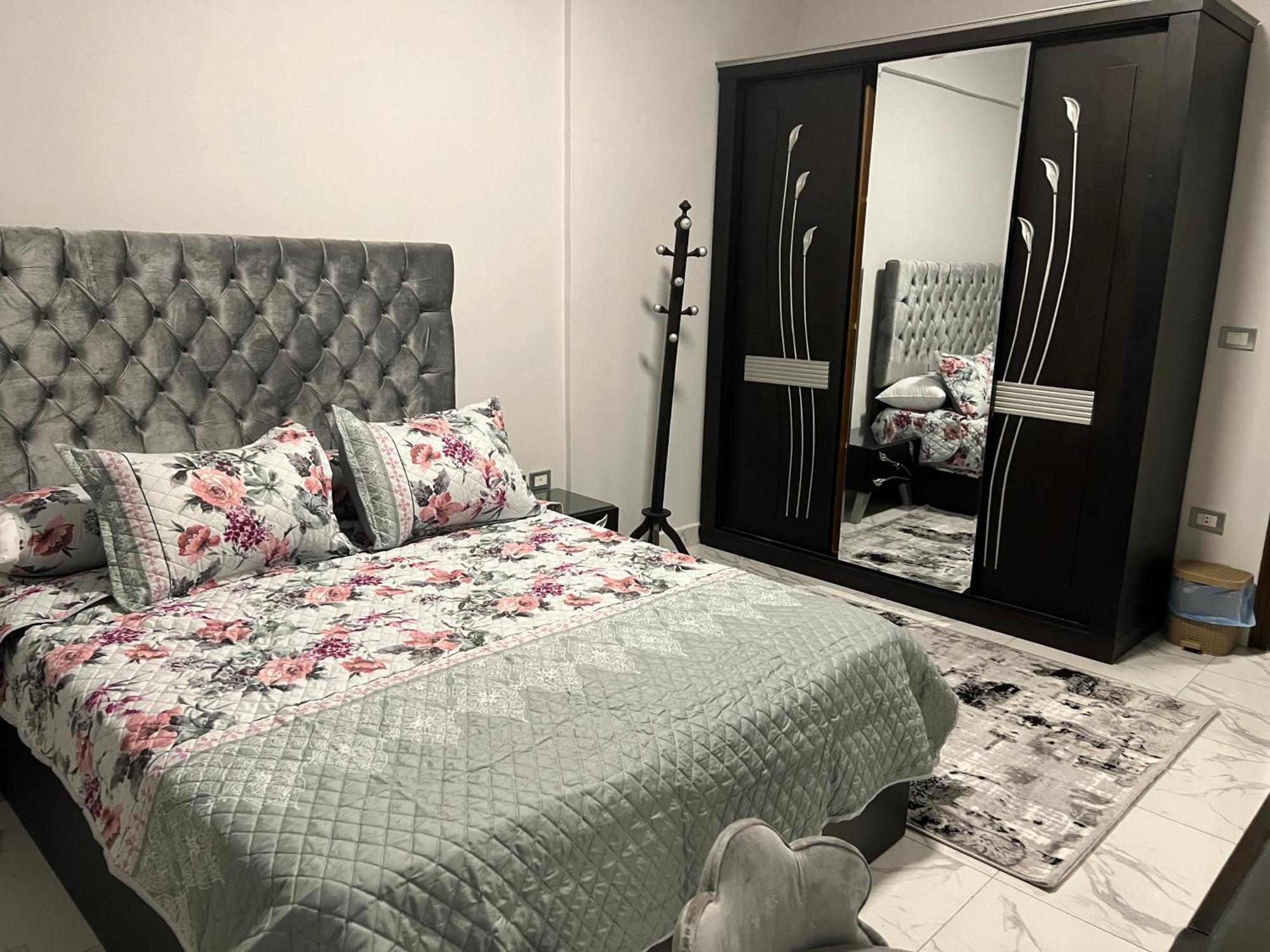 Luxury Apartments Beside Mall Of Arabia And Dar Al-Fouad Hospital - Families Only- No Alcoholic Beverages 6th of October City Eksteriør billede