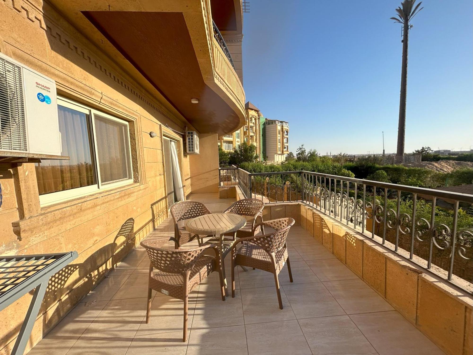 Luxury Apartments Beside Mall Of Arabia And Dar Al-Fouad Hospital - Families Only- No Alcoholic Beverages 6th of October City Eksteriør billede